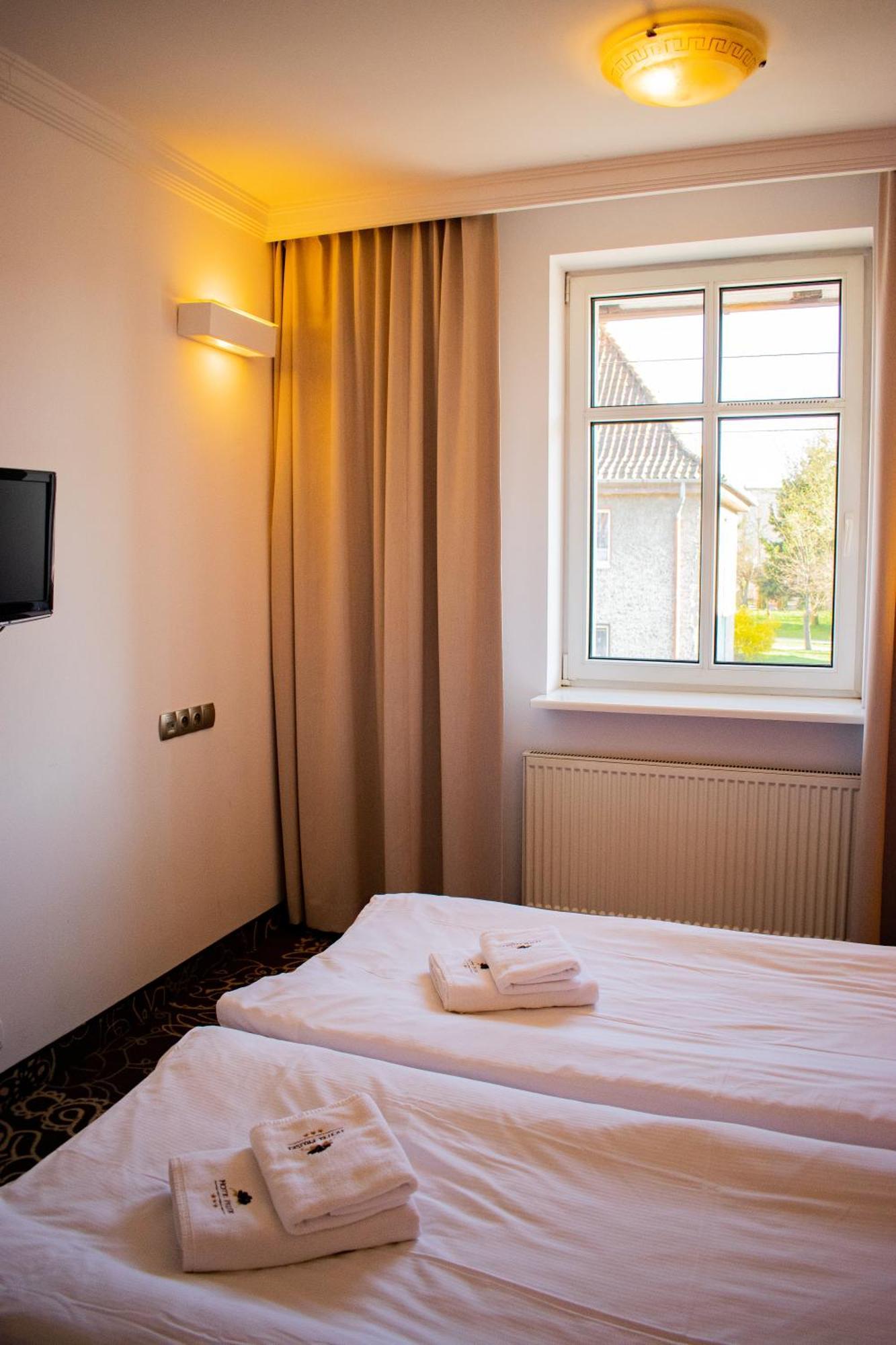 Hotel Pruski Orneta Экстерьер фото